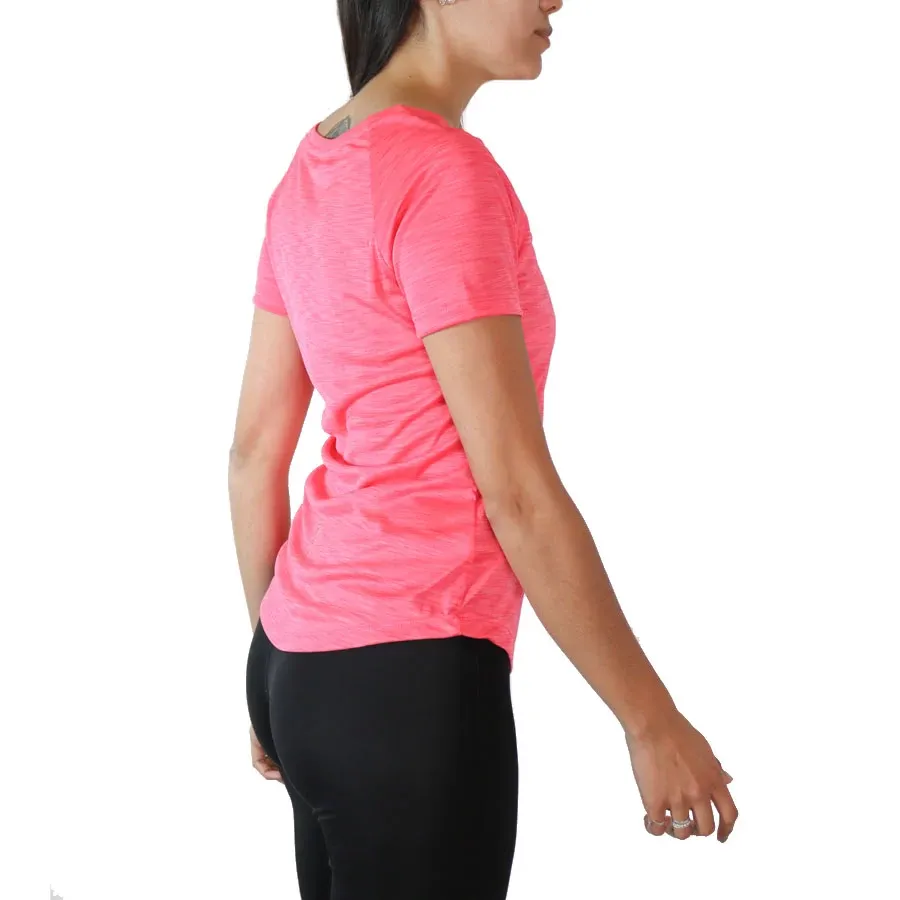 Imagen 2 de 6 de Remera Kamp Lagertha-FUCSIA