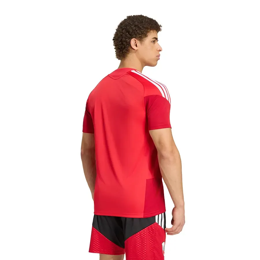 Imagen 1 de 6 de Camiseta adidas Entrenamiento Tiro26 Competition River Plate 26/27-ROJO/NEGRO/BLANCO