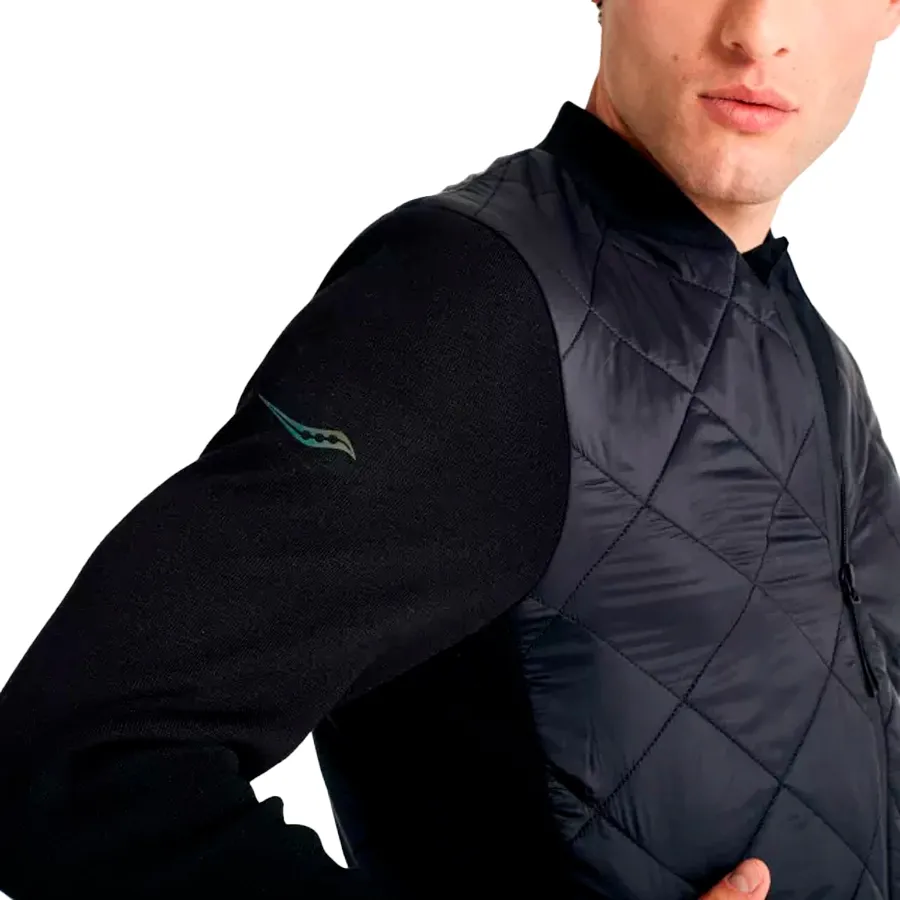 Imagen 4 de 7 de Campera Saucony Boulder Oysterpuff-NEGRO
