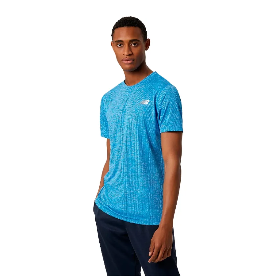 Imagen 0 de 3 de Remera New Balance Tenacity-CELESTE