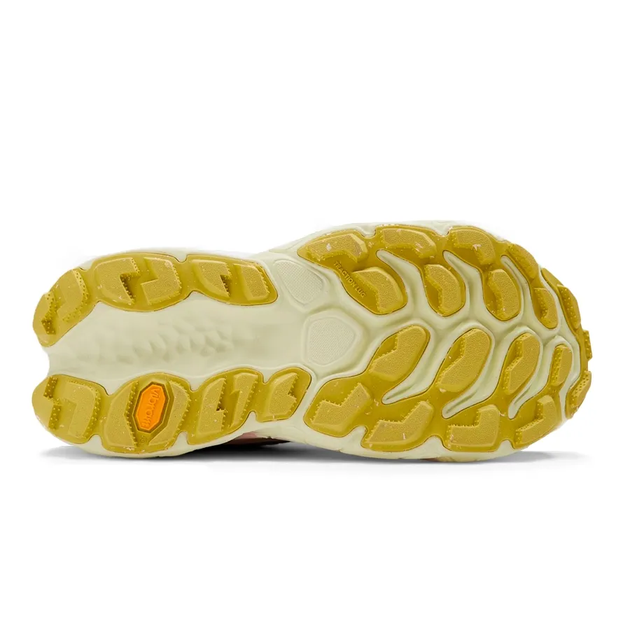 Imagen 4 de 5 de Zapatillas New Balance Fresh Foam X More Trail v3-GRIS/ROSA VIEJO/AMARILLO