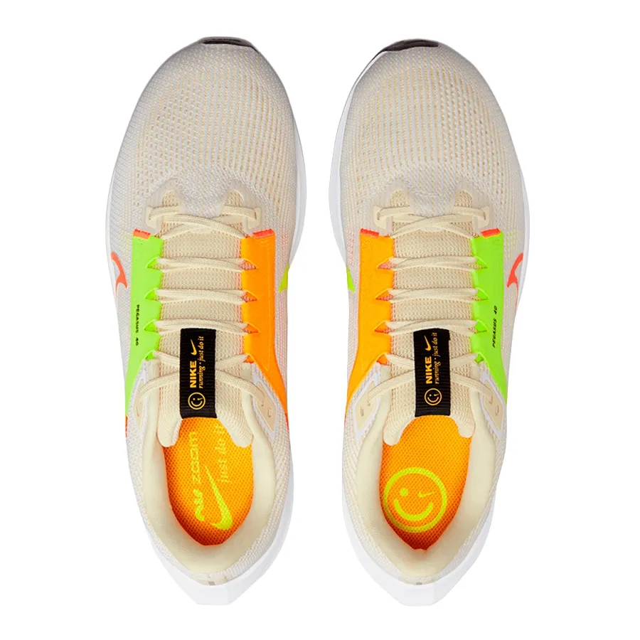 Imagen 3 de 6 de Zapatillas Nike Pegasus 40-BLANCO/AMARILLO FLUOR/NARANJA