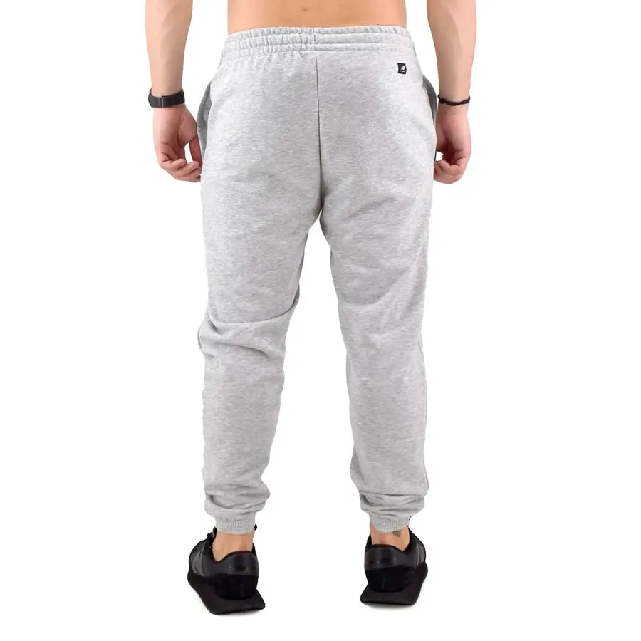 Imagen 3 de 4 de Pantalón New Balance Essentials Fleece Jog-GRIS