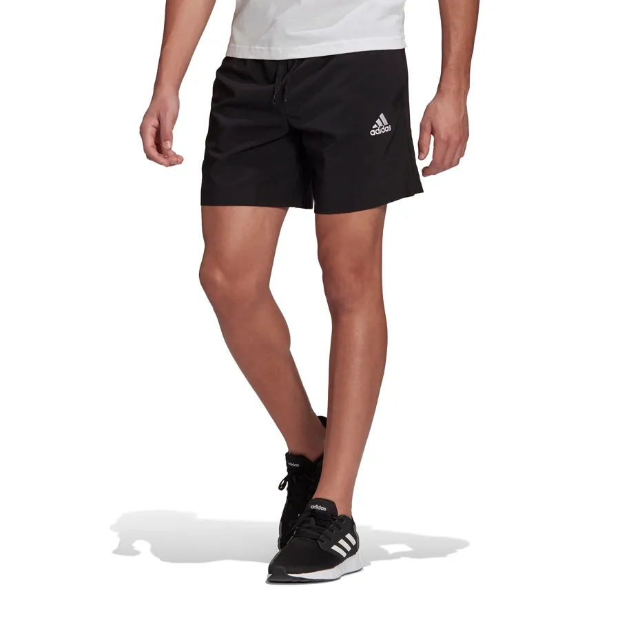 Imagen 0 de 4 de Shorts adidas Essentials Chelsea-NEGRO/BLANCO