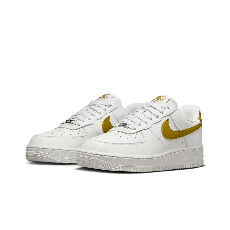 Imagen 1 de 5 de Zapatillas Nike Air Force 1 07 SE-BLANCO/BRONCE