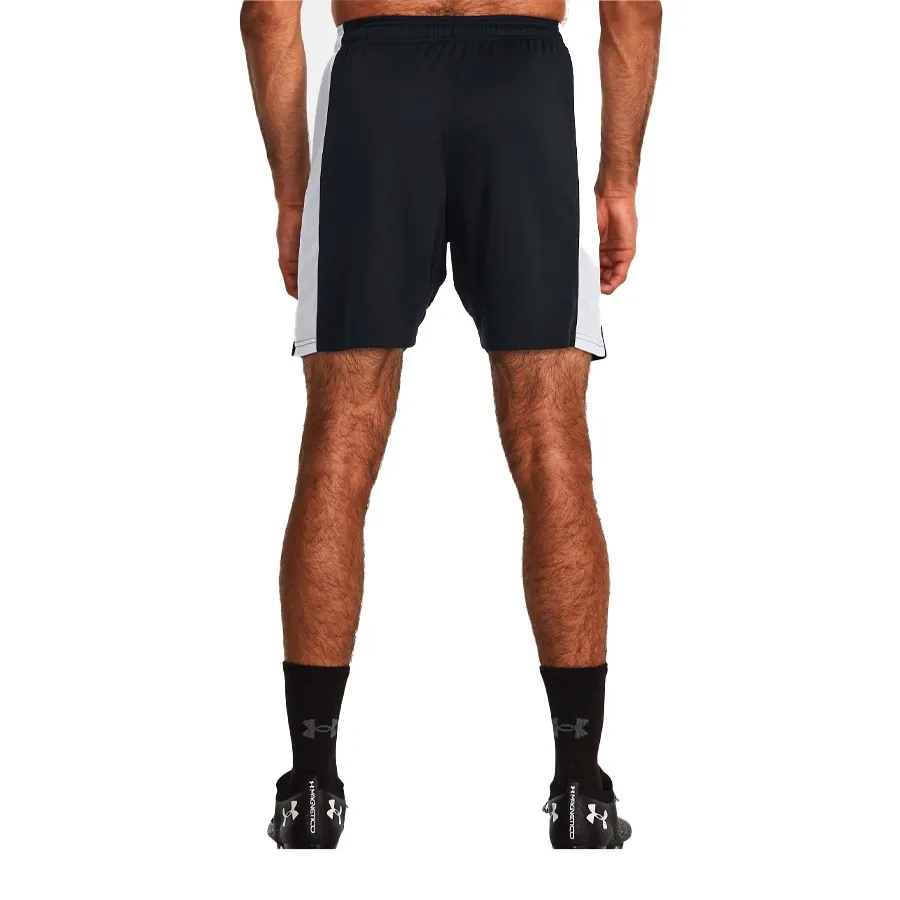 Imagen 1 de 5 de Shorts Under Armour Challenger Knit-NEGRO/BLANCO