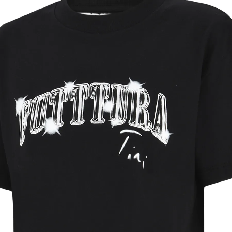 Imagen 2 de 6 de Remera Under Armour Crop Tini Futttura-NEGRO