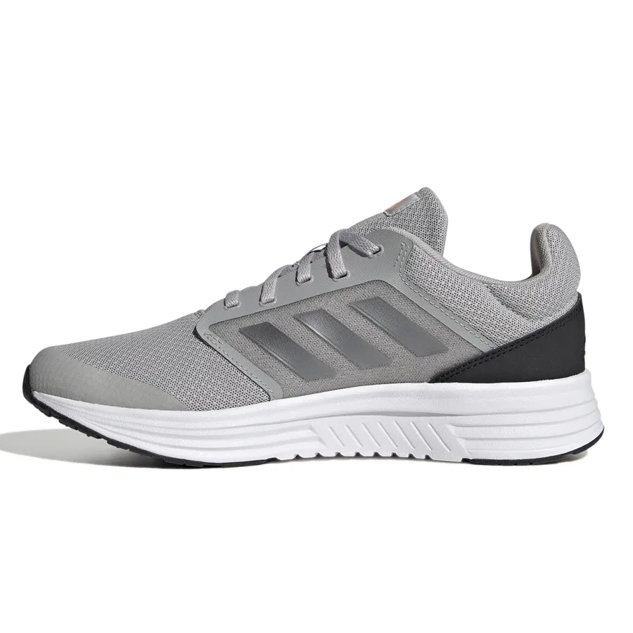 Imagen 1 de 6 de Zapatillas adidas Galaxy 5-GRIS/PLATA