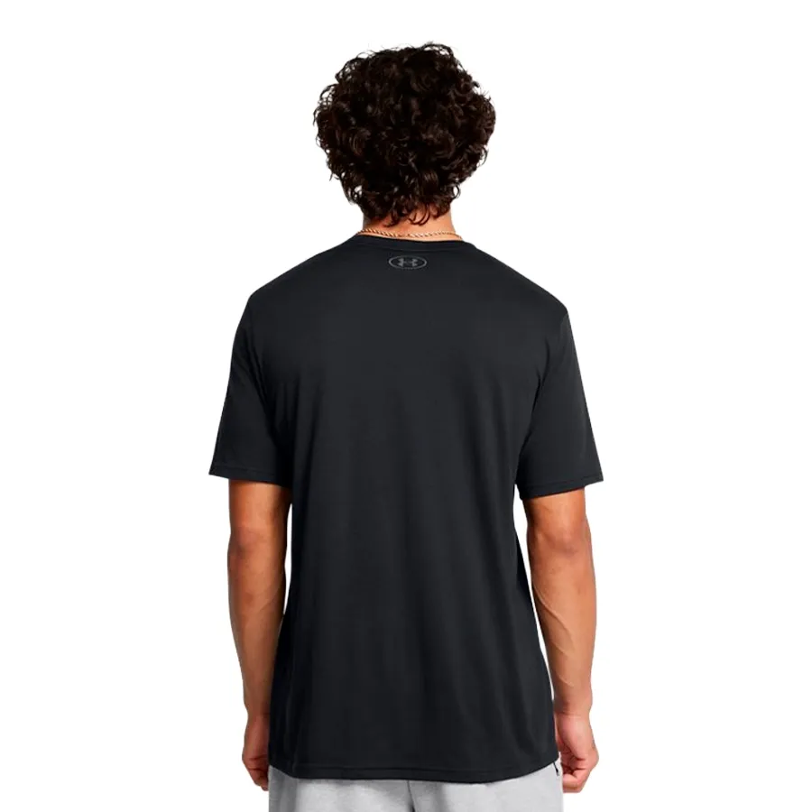 Imagen 1 de 4 de Remera Under Armour Project Rock Payoff-NEGRO