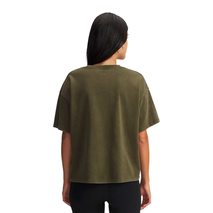 Imagen 1 de 3 de Remera Under Armour Boxy Wash Heavyweight-VERDE OLIVA