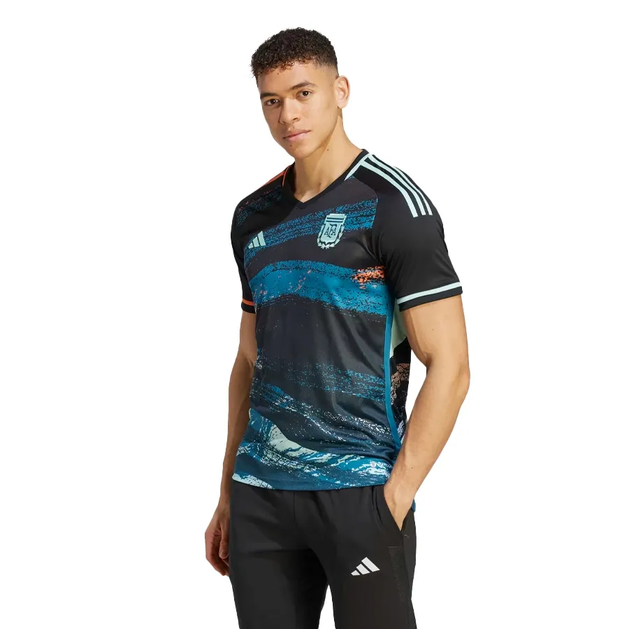 Imagen 4 de 8 de Camiseta adidas Alternativa De La Selección Argentina-NEGRO/TURQUESA/NARANJA