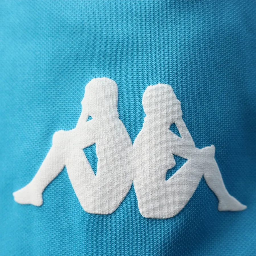 Imagen 2 de 4 de Shorts Kappa Bermuda de salida Racing Club 2021-CELESTE/BLANCO