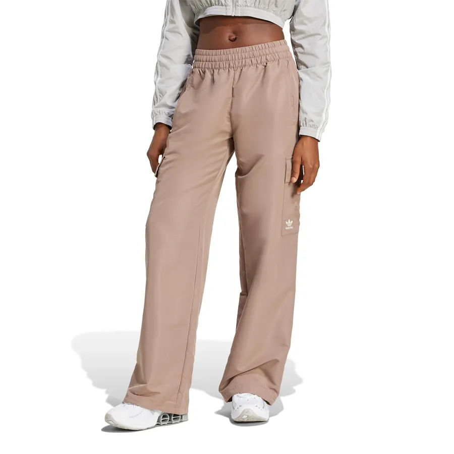 Imagen 0 de 6 de Pantalón adidas originals Cargo Essentials-MARRON