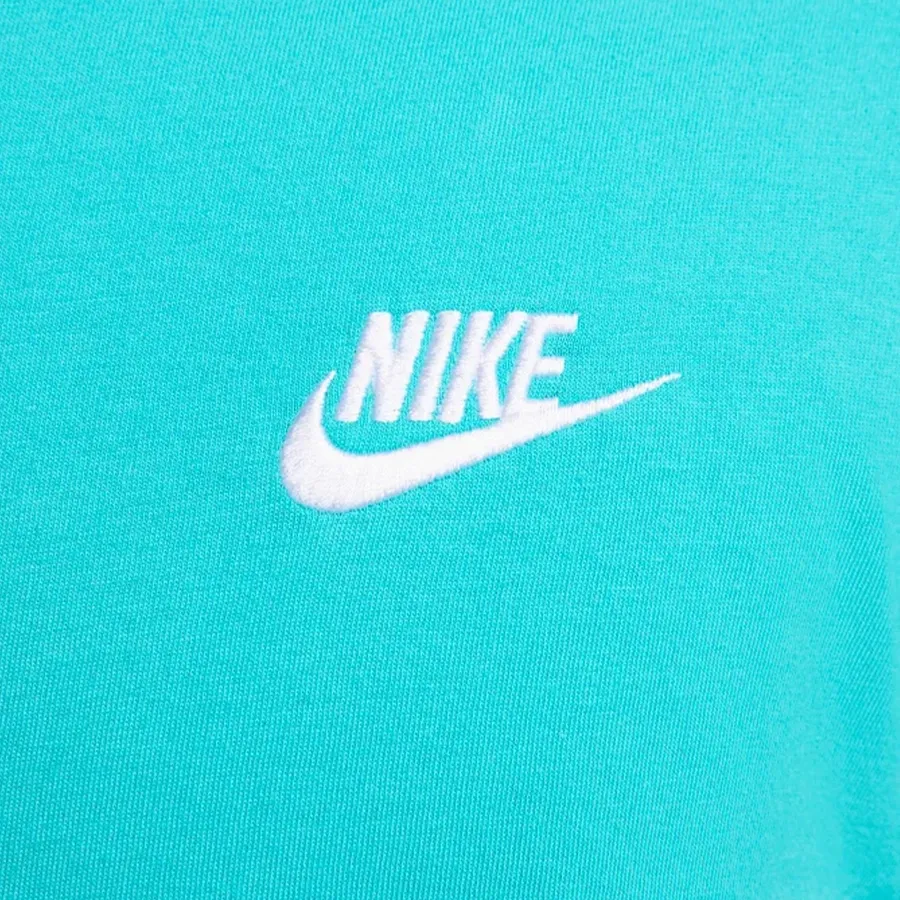 Imagen 3 de 4 de Remera Nike Nsw Club Tee-TURQUESA