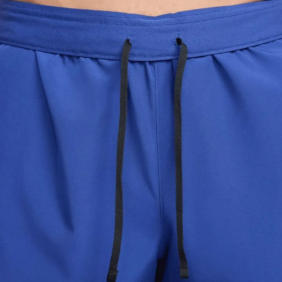 Imagen 4 de 5 de Pantalón Nike Dri-FIT Challenger-AZUL