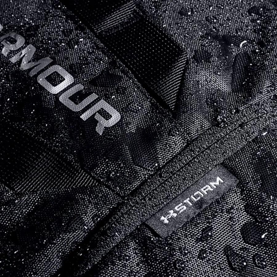 Imagen 3 de 6 de Mochila Under Armour Hustle 5.0-NEGRO/PLATA