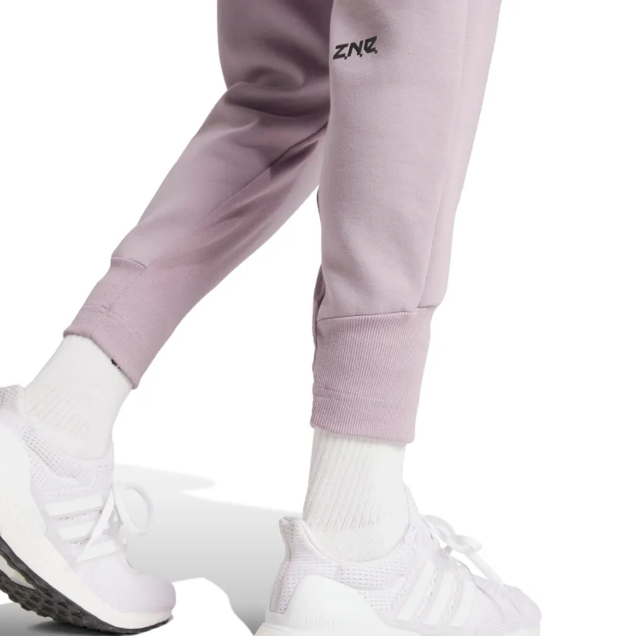 Imagen 4 de 5 de Pantalón adidas Z.N.E-LILA