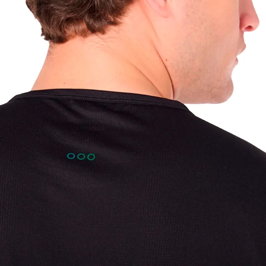 Imagen 3 de 5 de Remera Saucony Stopwatch Graphic-NEGRO