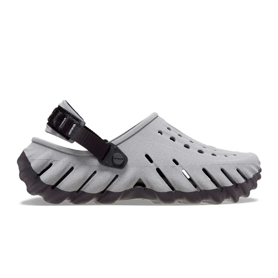 Imagen 0 de 5 de Sandalias Crocs Echo Reflective Clog-PLATA- NEGRO