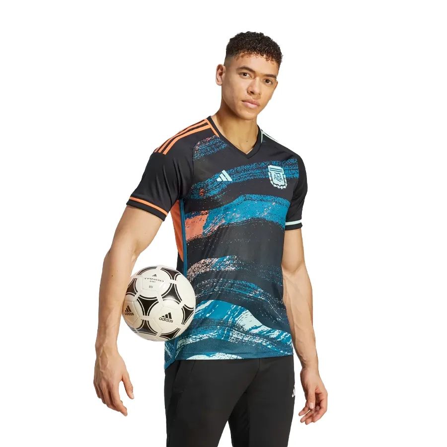 Imagen 2 de 8 de Camiseta adidas Alternativa De La Selección Argentina-NEGRO/TURQUESA/NARANJA