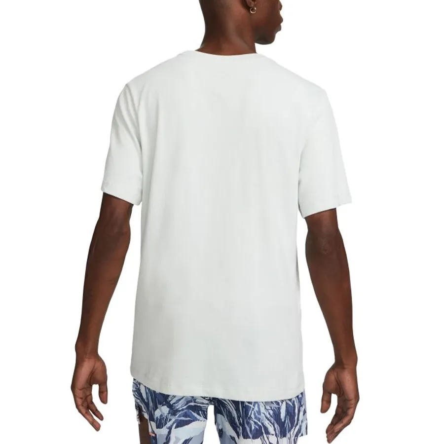 Imagen 1 de 5 de Remera Nike Dri-Fit Trail-CEMENTO/VERDE