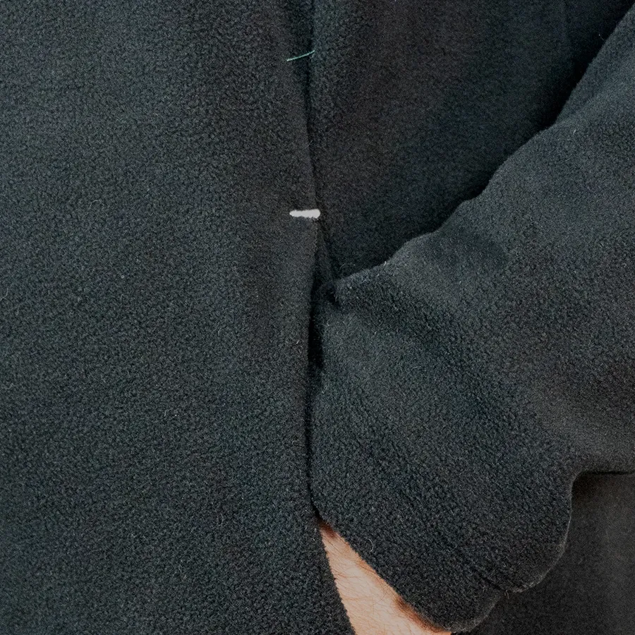 Imagen 5 de 6 de Campera Kamp Micropolar H25-NEGRO
