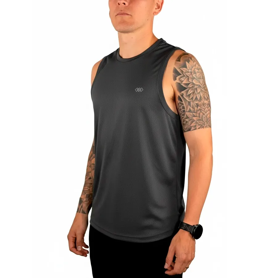 Imagen 1 de 4 de Musculosa Kamp Ultrarun-NEGRO