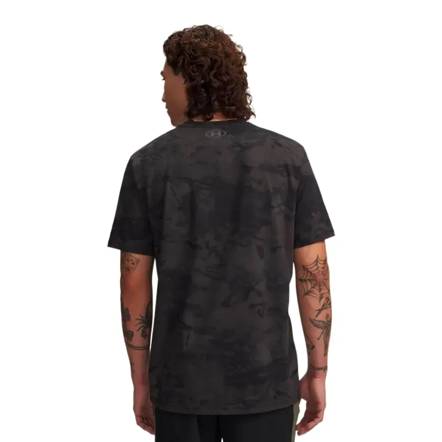 Imagen 1 de 3 de Remera Under Armour Project Rock-CAMO/NEGRO