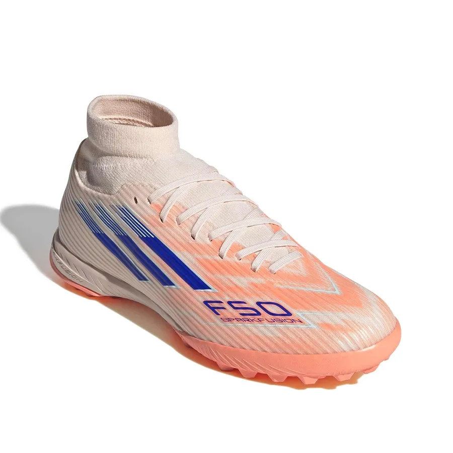 Imagen 1 de 7 de Botines adidas F50 Sparkfusion League Tf-NUDE/CORAL/AZUL