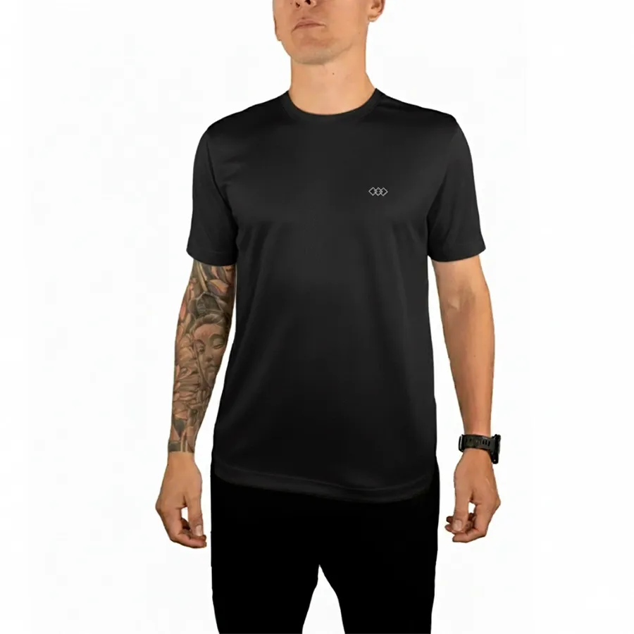 Imagen 0 de 5 de Remera Kamp Ultrarun con Recortes Laterales-NEGRO