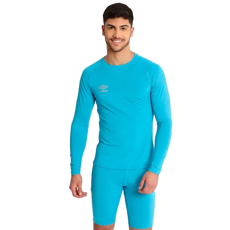 Imagen 0 de 3 de Remera Umbro Térmica-TURQUESA