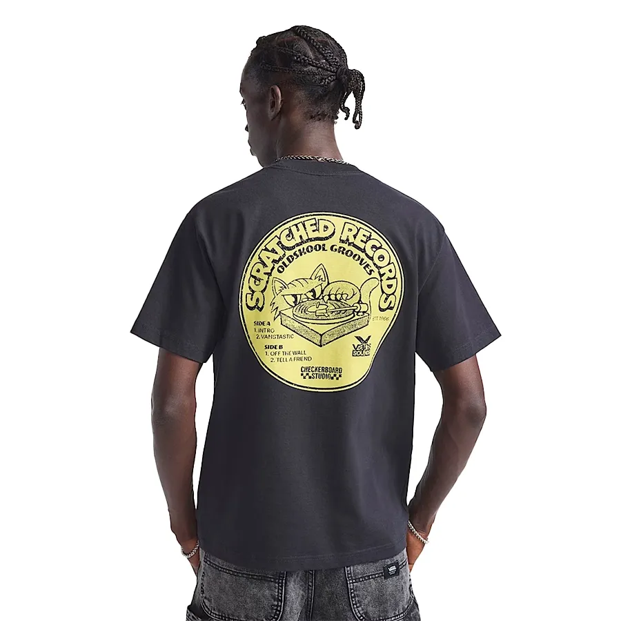 Imagen 1 de 4 de Remera Vans Scratched Record SS-NEGRO