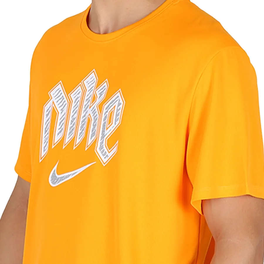 Imagen 2 de 3 de Remera Nike Dri-fit Division Miler-NARANJA