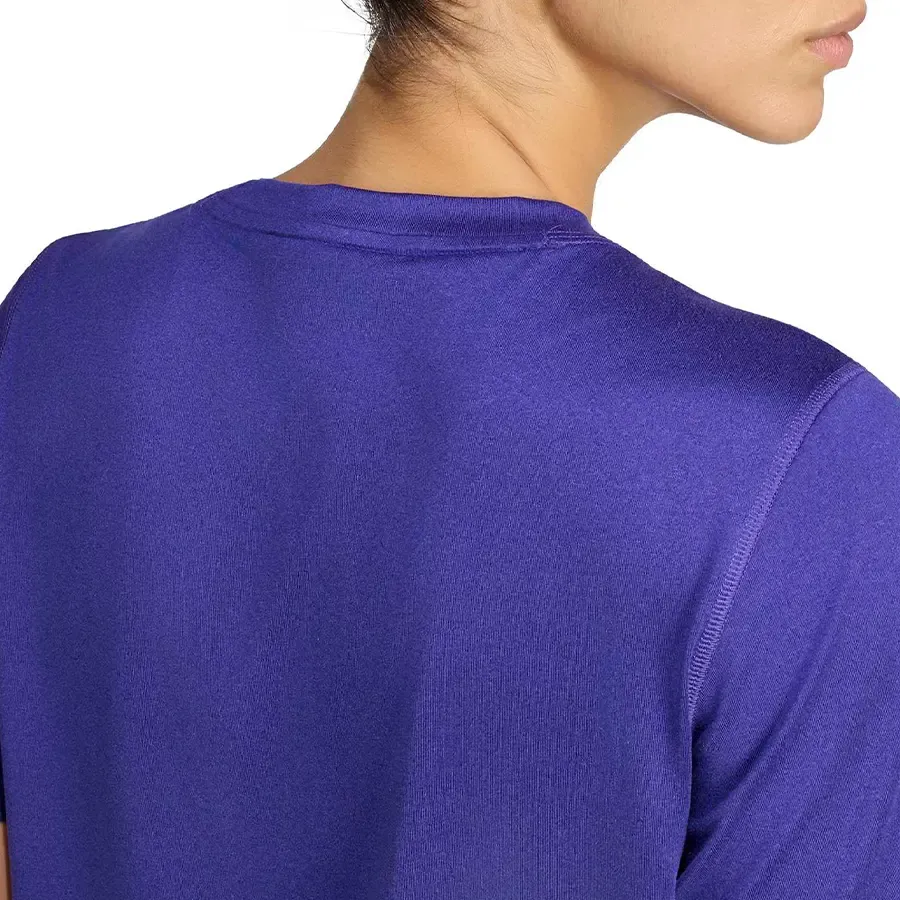 Imagen 4 de 5 de Remera adidas We Min Crew-VIOLETA