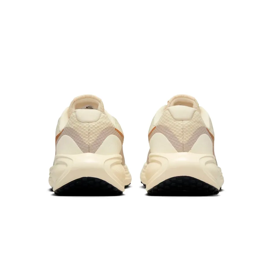 Imagen 3 de 5 de Zapatillas Nike Revolution 8-NATURAL/AMBAR