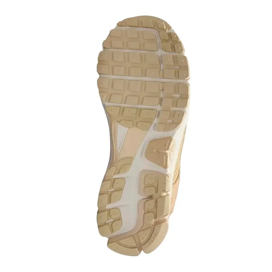 Imagen 4 de 8 de Zapatillas Nike Vomero 5-BEIGE/BLANCO