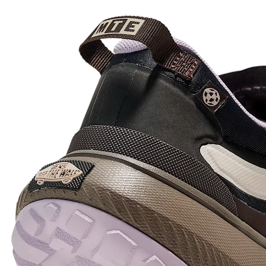 Imagen 5 de 7 de Zapatillas Vans Mte Crosspath-GRAFITO/NEGRO/LILA