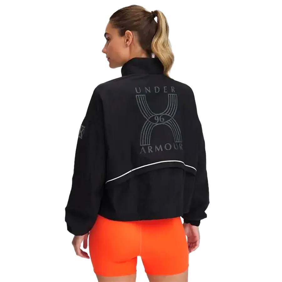 Imagen 1 de 3 de Campera Under Armour Run 96-NEGRO
