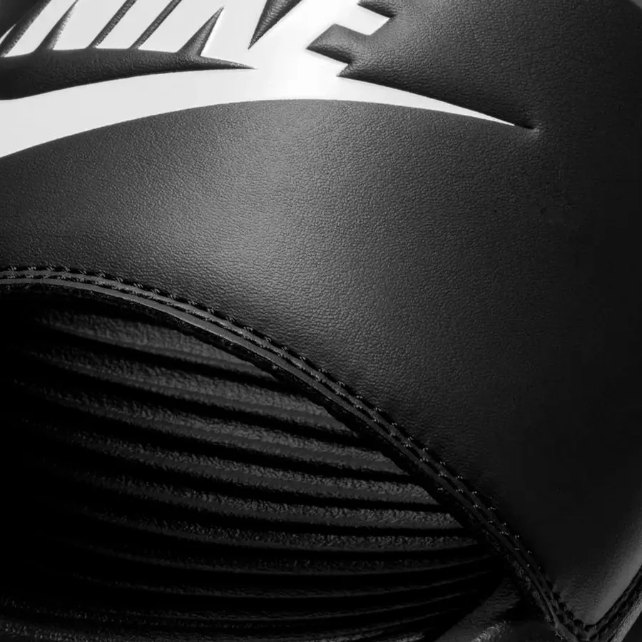 Imagen 4 de 5 de Ojotas Nike Victori One-NEGRO