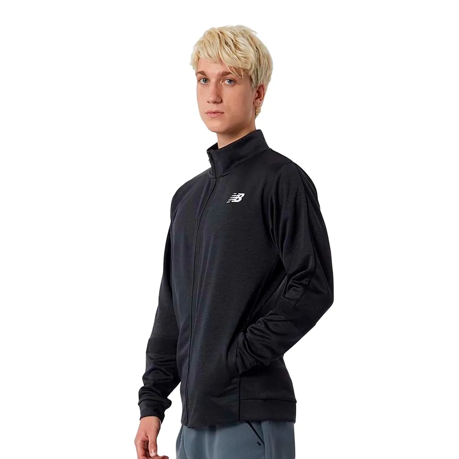 Imagen 2 de 4 de Campera New Balance Tenacity-NEGRO
