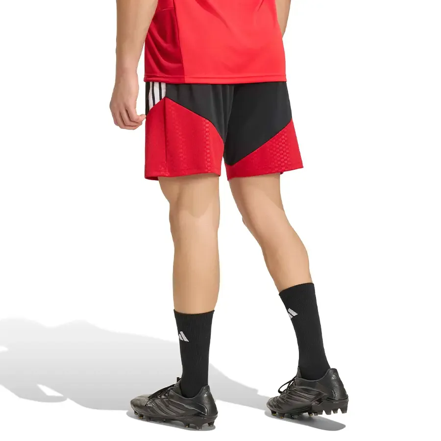 Imagen 1 de 5 de Short adidas Entrenamiento Tiro26 Competition River Plate 26/27-NEGRO/ROJO/BLANCO