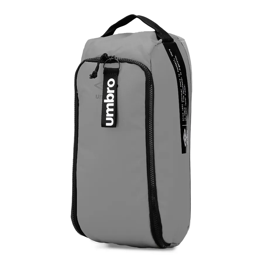 Imagen 3 de 4 de Botinero Umbro Game Ar-GRIS/NEGRO