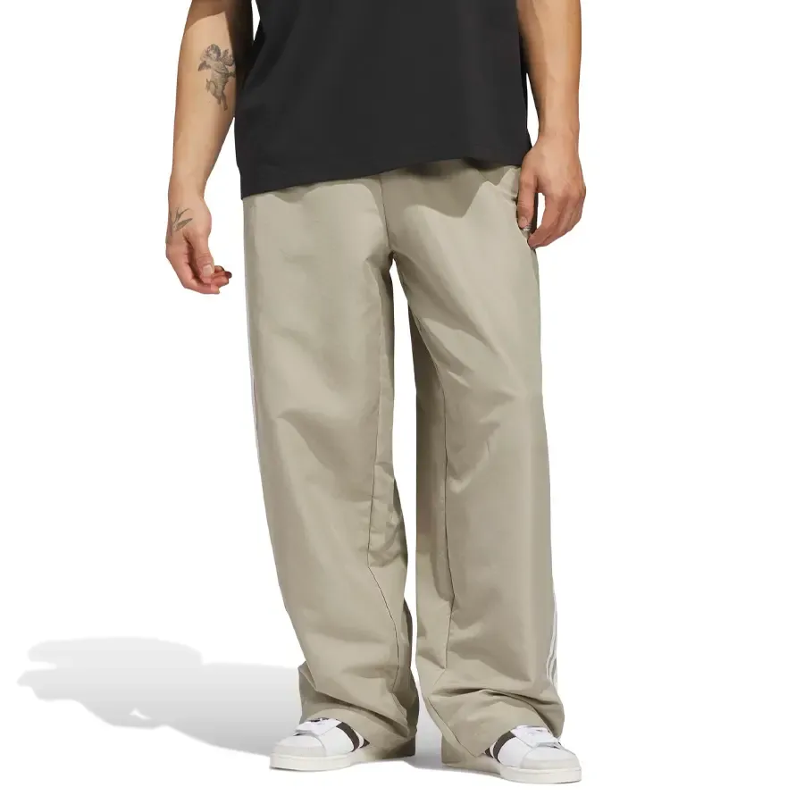 Imagen 0 de 5 de Pantalón adidas originals Windbreak-BEIGE