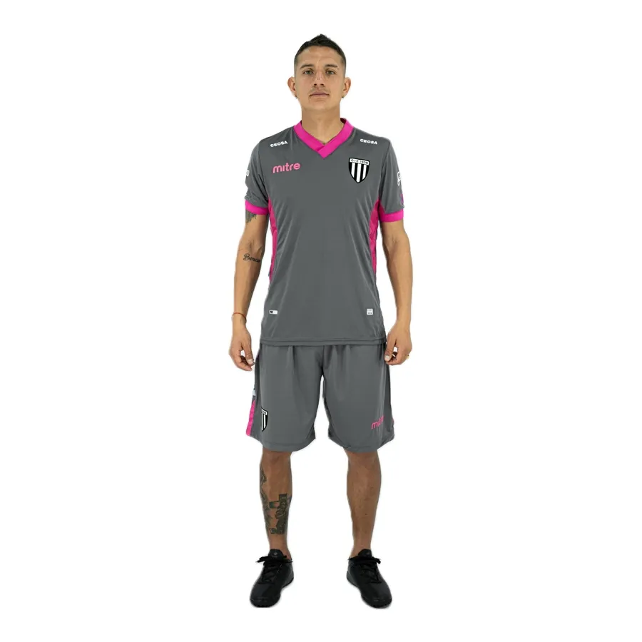 Imagen 0 de 9 de Camiseta Mitre Alternativa Gimnasia y Esgrima-GRIS/FUCSIA