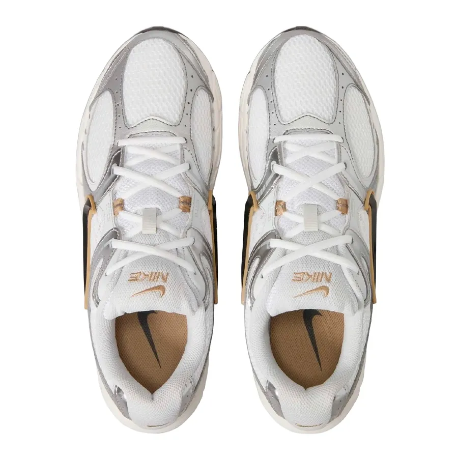 Imagen 3 de 8 de Zapatillas Nike V5 Rnr-BLANCO/PLATA/DORADO
