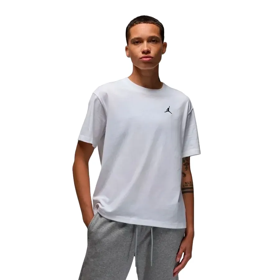 Imagen 0 de 4 de Remera Nike Jordan Essentials-BLANCO