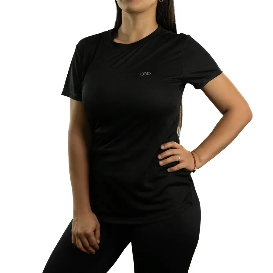 Imagen 1 de 5 de Remera Kamp Ultrarun con Recortes Laterales 25-NEGRO