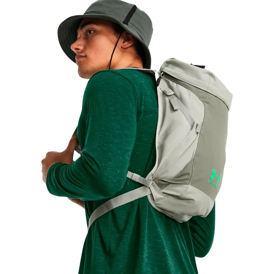 Imagen 2 de 6 de Mochila Under Armour Flex Trail-CEMENTO/OLIVA