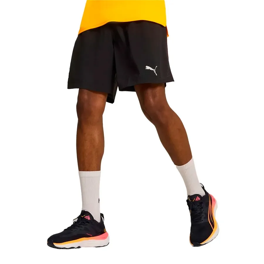 Imagen 0 de 4 de Shorts Puma Run Favorite 7-NEGRO