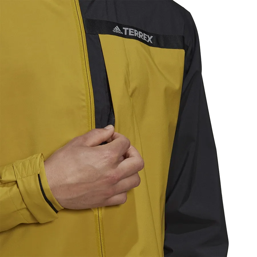 Imagen 4 de 7 de Campera adidas Terrex Multi Rain.Rdy 2.5-MAIZ/NEGRO